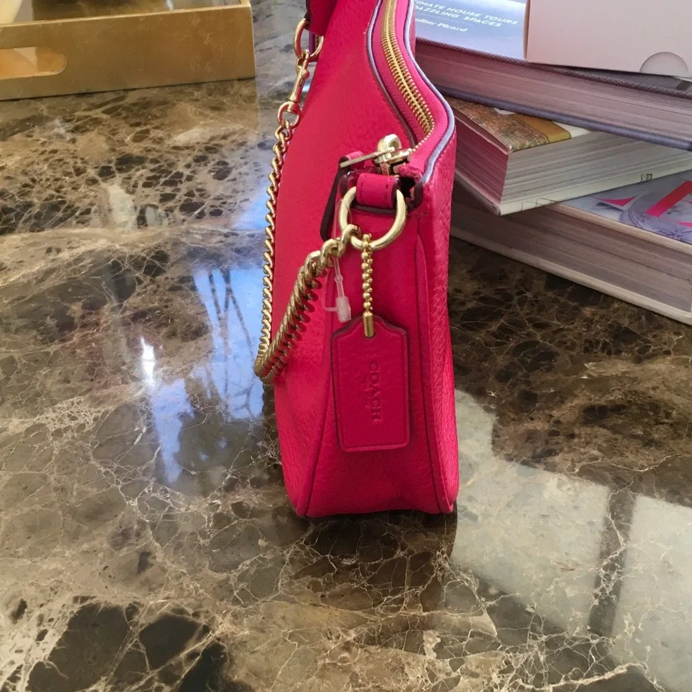 Coach HotPink Leather Shoulder/Wristlet Clutch with Gold Chain - Picture 4 of 9